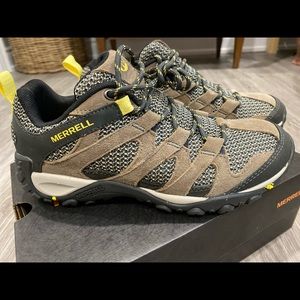 Merrell Women Hiking Shoes